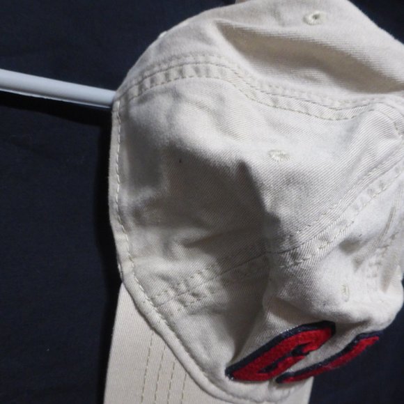 GAP, adult medium / large cap with adjustable strap, GUC - Picture 3 of 9
